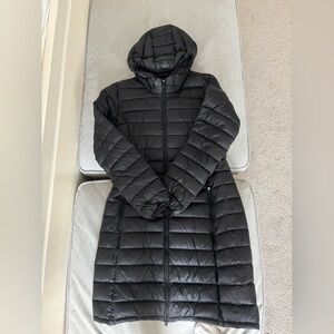 Aritzia, TNA, long little puff,large, black, worn once, brand new condition.